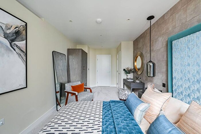 2 Bedroom Flat For Sale In South Quay Plaza, Canary Wharf, E14