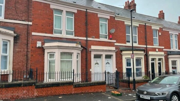 3 Bedroom Flat To Rent In Wingrove Gardens, Fenham, NE4