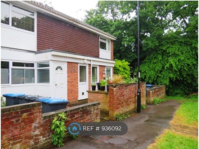 1 Bedroom Flat To Rent In Sawyers Close, Burgess Hill, RH15