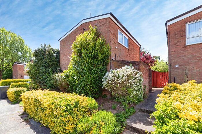 2 Bedroom Detached House For Sale In Cloverfield, Welwyn Garden City, AL7