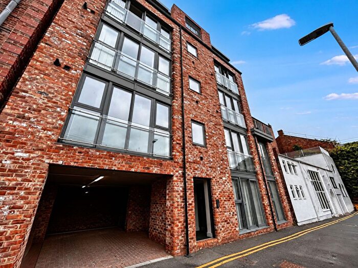 2 Bedroom Flat To Rent In Well Lane, Low Fell, Gateshead, NE9