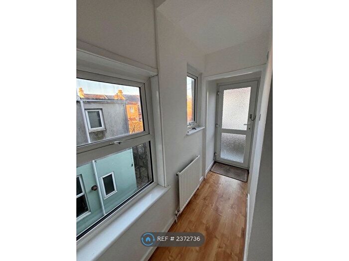 1 Bedroom Flat To Rent In Corporation Road, Plymouth, PL2