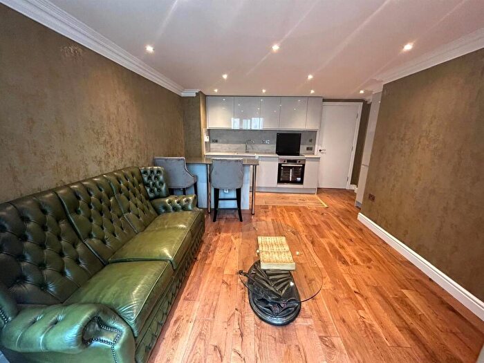 1 Bedroom Flat To Rent In - Whitworth Street, Manchester, M1