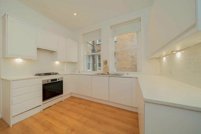 3 Bedroom Flat To Rent In Wymering Road, London, W9
