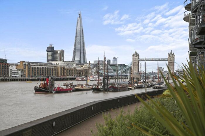 2 Bedroom Flat To Rent In Capital Wharf, Wapping High Street, London, E1W