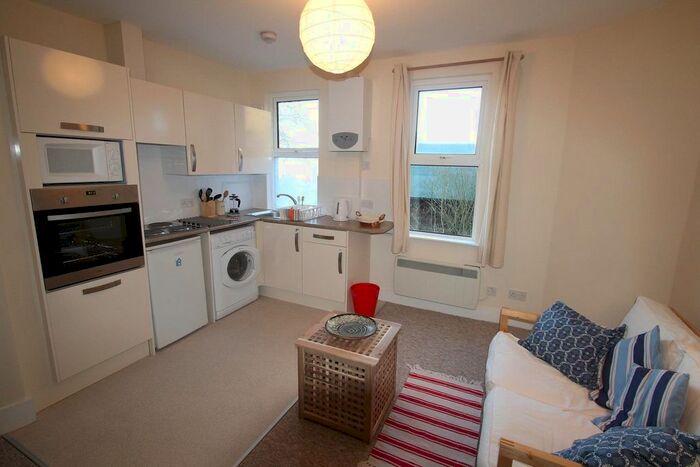 1 Bedroom Flat To Rent In Nether Street, London, N3