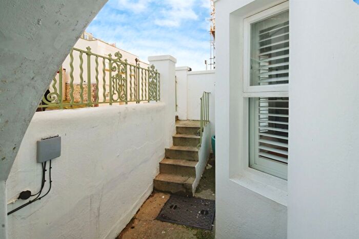 1 Bedroom Flat For Sale In Farm Road, Hove, BN3