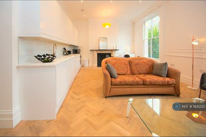 2 Bedroom Flat To Rent In Eliot Park, London, SE13