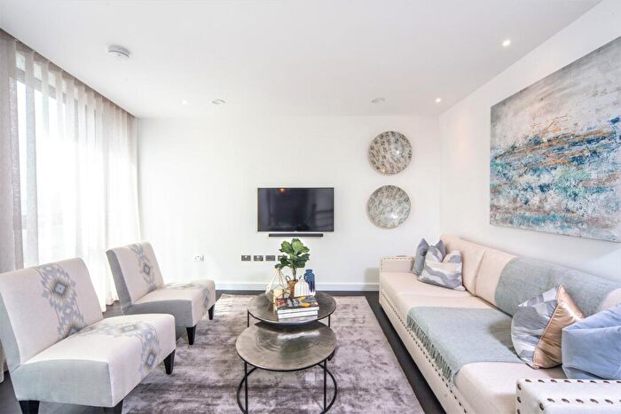 2 Bedroom Apartment To Rent In Thornes House, SW11