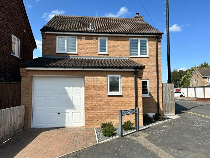 3 Bedroom Detached House To Rent In Greenend Road, St Neots, PE19