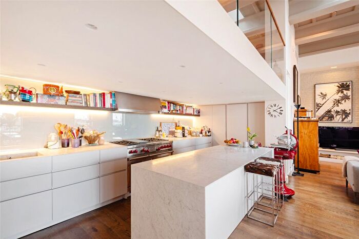 3 Bedroom Flat To Rent In The Piper Building, London, SW6