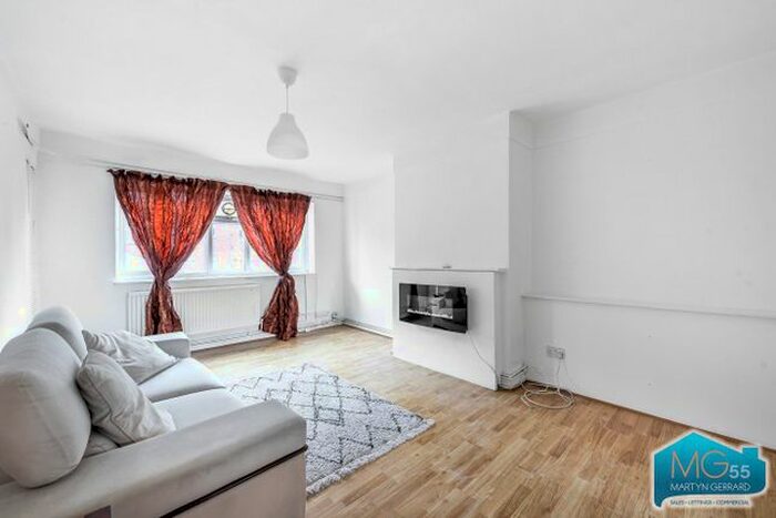 3 Bedroom Flat To Rent In Elmshurst Crescent, London, N2