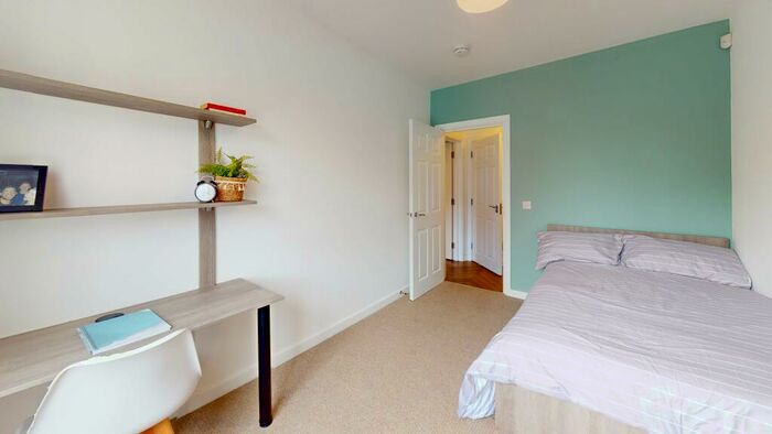 2 Bedroom Flat To Rent In St Michaels Lane, LS6