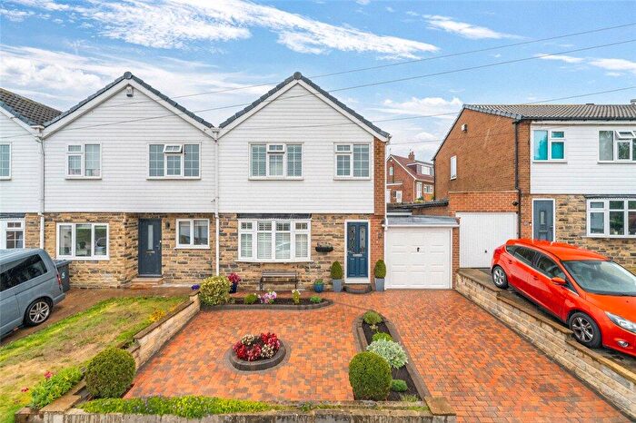 3 Bedroom End Of Terrace House For Sale In Kelcliffe Grove, Guiseley, Leeds, West Yorkshire, LS20