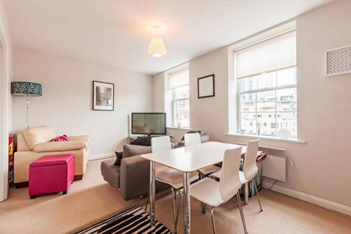 1 Bedroom Flat To Rent In Arcadia Court, , Spitalfields, London, E1