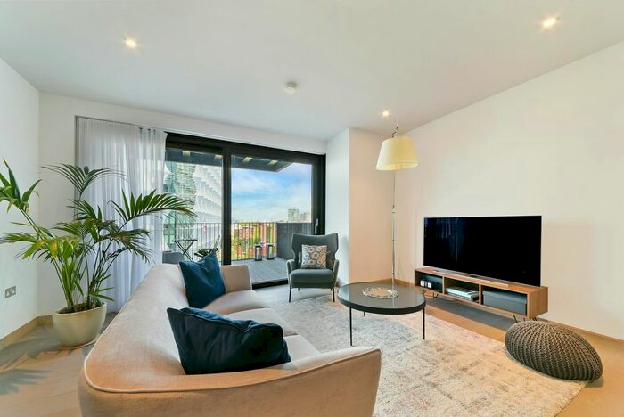 1 Bedroom Flat To Rent In Legacy Building, Embassy Gardens, London, SW11