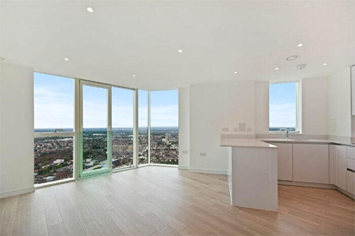 2 Bedroom Apartment To Rent In Pinnacle Apartments, Saffron Central Square, Croydon, CR0