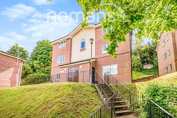 2 Bedroom Flat To Rent In Lingfield Close, High Wycombe, HP13