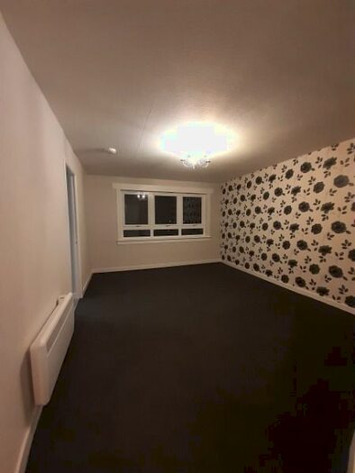 2 Bedroom Flat To Rent In Eriskay Place, Perth, Perthshire PH1