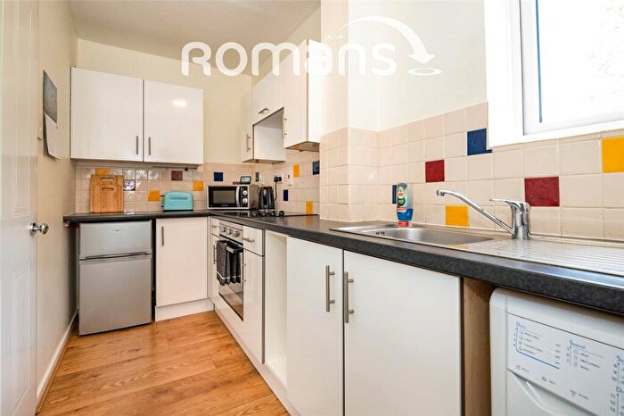 1 Bedroom Apartment For Sale In Mulberry Court, Wayland Close, Bracknell, RG12