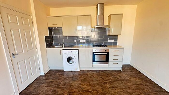2 Bedroom Flat To Rent In Ingmire Road, Bristol, BS5