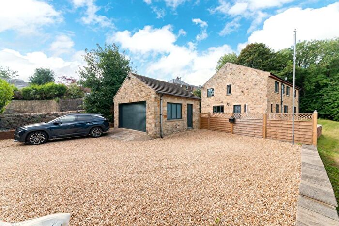 5 Bedroom Detached House For Sale In Carr Road, Deepcar, S36