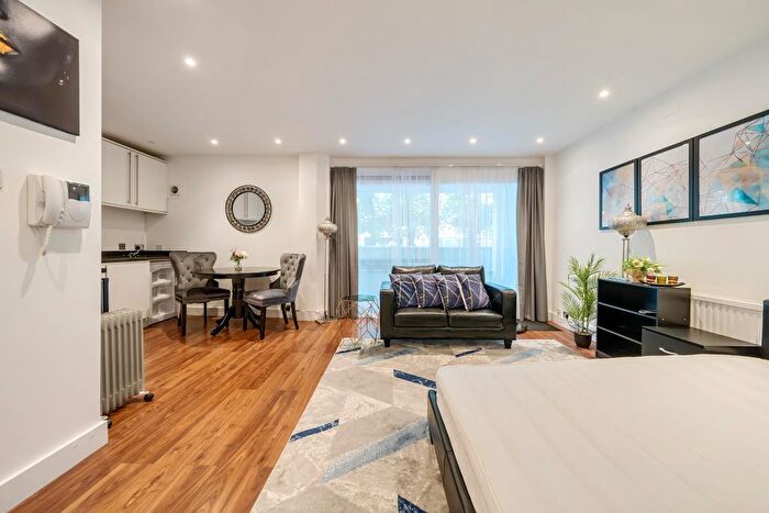 Flat To Rent In Hall Road, St John`s Wood, NW8