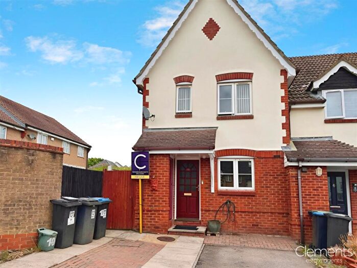 3 Bedroom End Of Terrace House For Sale In Chalkdell Hill, Hemel Hempstead, HP2