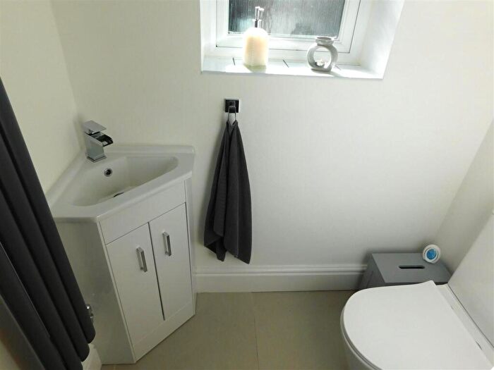 3 Bedroom Detached House For Sale In Maltby Court, Lees, Oldham, OL4