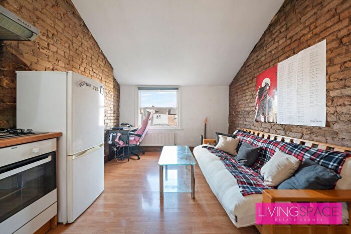 1 Bedroom Flat For Sale In Kimberly Gardens, London, N4