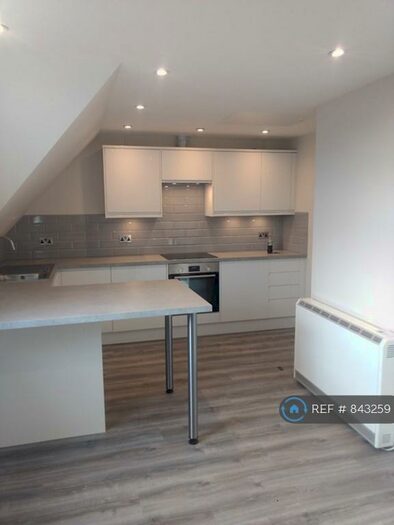 1 Bedroom Flat To Rent In Waterden Road, Guildford, GU1