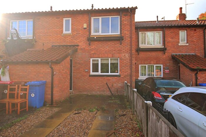 3 Bedroom Terraced House To Rent In Ronaldsay Gardens, Salford, M5