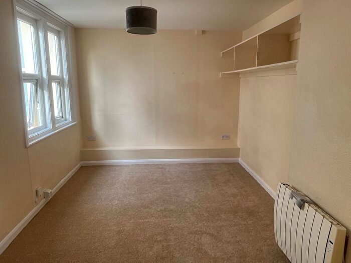 Studio To Rent In Portland Road, Hove, BN3