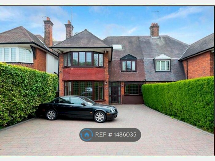 2 Bedroom Flat To Rent In Finchley Road, London, NW11