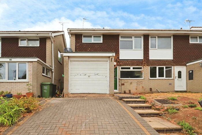 3 Bedroom Semi Detached House For Sale In Ferndale Crescent, Kidderminster, Worcestershire, DY11