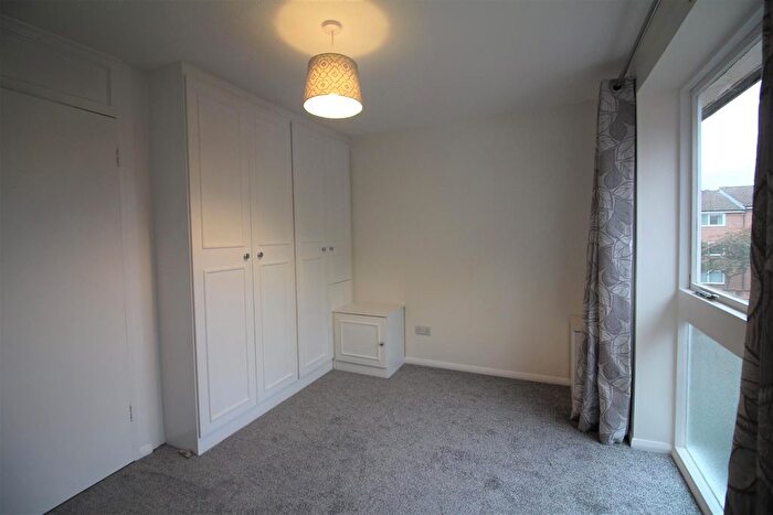 1 Bedroom Flat To Rent In Aylsham Drive, Uxbridge, UB10