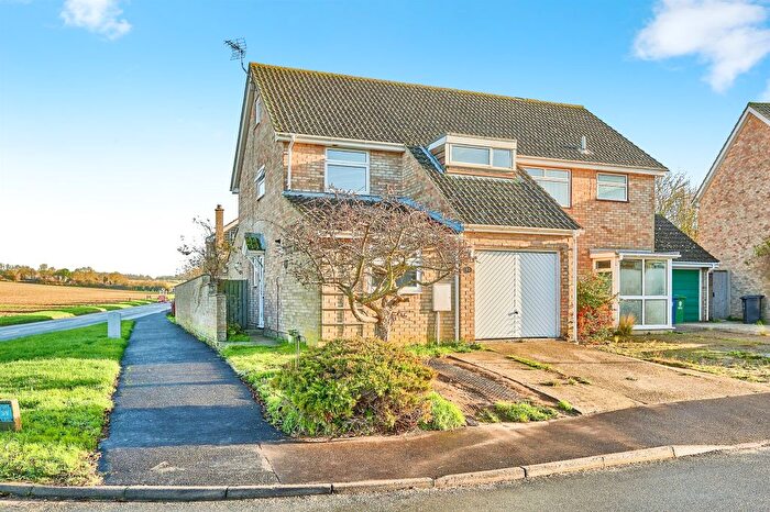 4 Bedroom Semi Detached House For Sale In Wheatsheaf Way, Linton, Cambridge, CB21