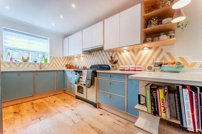 3 Bedroom Property To Rent In Langley Lane, Vauxhall, London, SW8