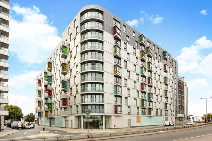 2 Bedroom Apartment To Rent In Hermitage, Chatham Street, Reading, RG1