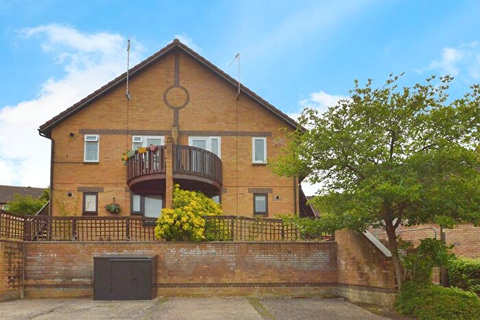 1 Bedroom Flat For Sale In Gramwell, Shenley Church End, Milton Keynes, MK5