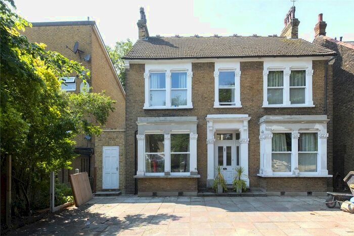 1 Bedroom Flat To Rent In New Wanstead, Wansted, London, E11