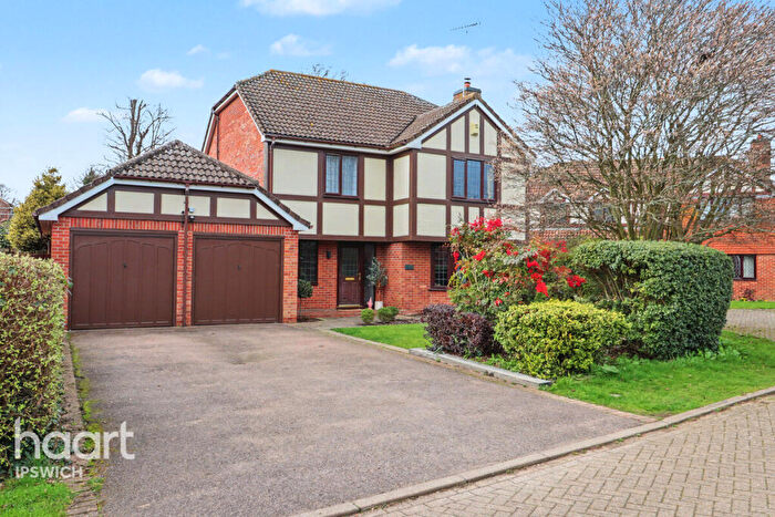 4 Bedroom Detached House For Sale In Denmark Gardens, Holbrook, IP9