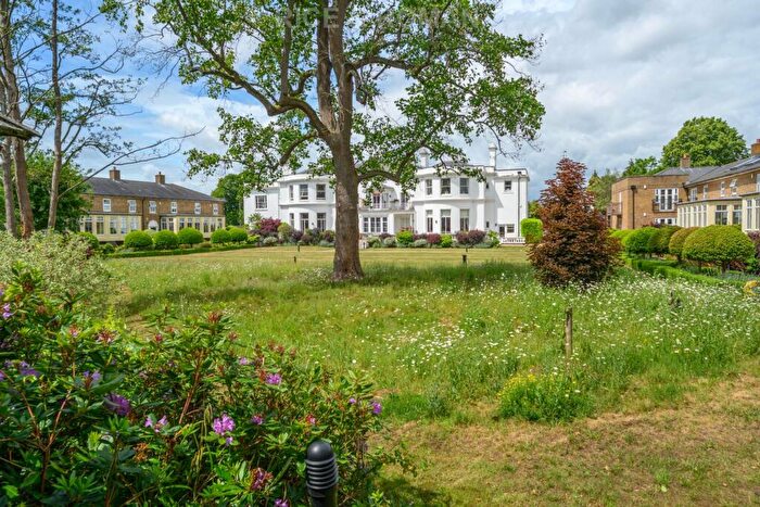 2 Bedroom Retirement Property For Sale In Mill Lane, West Byfleet, KT14