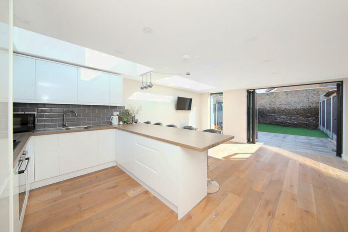 5 Bedroom Terraced House To Rent In Lugard Road, SE15