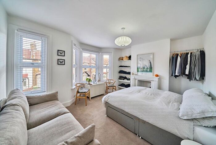 1 Bedroom Flat For Sale In Harcourt Road, London, London, E15