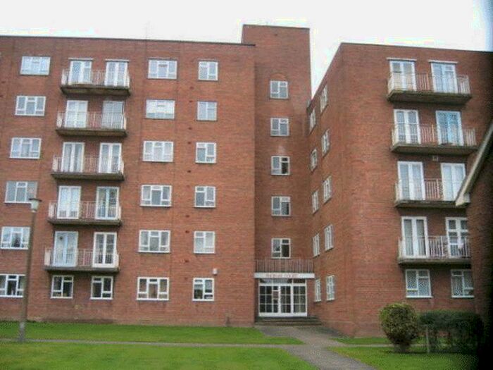 1 Bedroom Ground Flat To Rent In Phoenix Court, West Drive, Edgbaston, Birmingham, B5