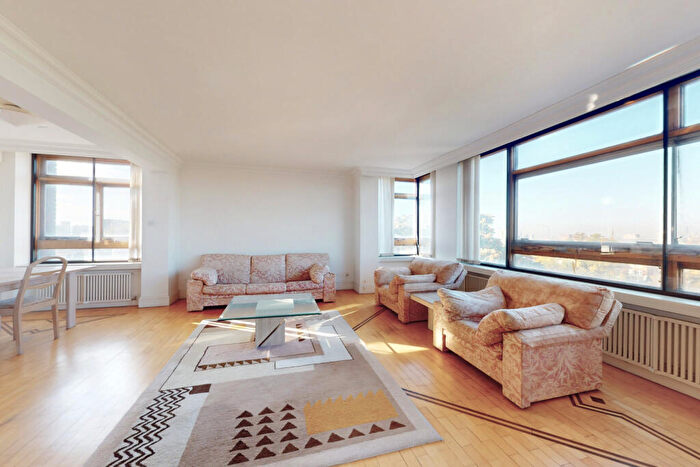 2 Bedroom Apartment For Sale In Lyndhurst Court, - Finchley Road, London, NW8