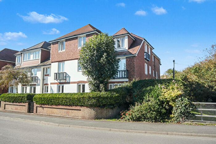 2 Bedroom Apartment For Sale In Danestream Court, Milford On Sea, SO41