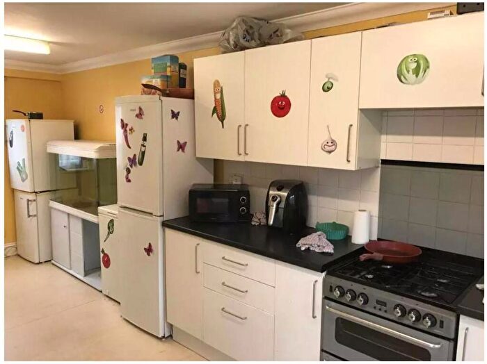 1 Bedroom Flat To Rent In Wythefield, Basildon, SS13