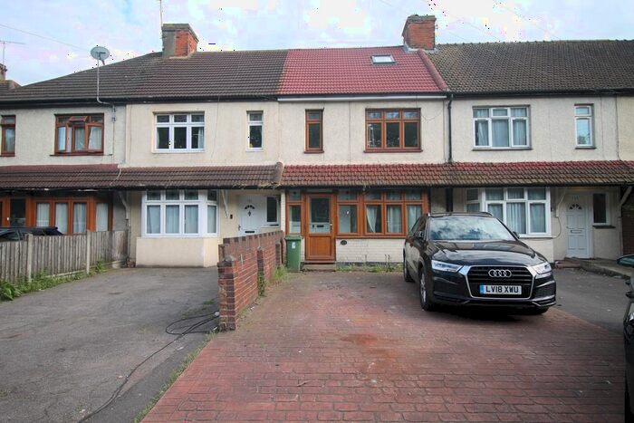 4 Bedroom Terraced House To Rent In Oldchurch Road, Romford, Essex, RM7